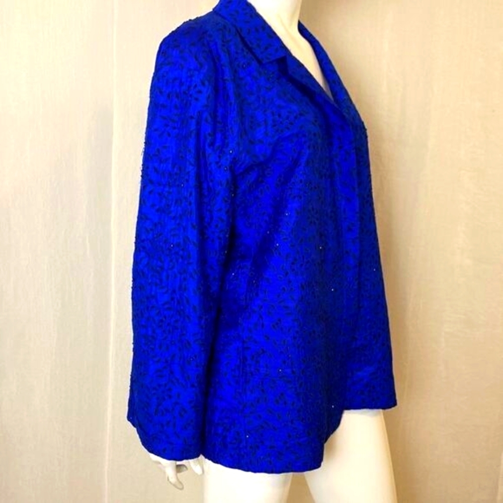 Chico’s Silk Jacket Lightweight Royal Blue with Black Embroidery Size 3 - Picture 3 of 7